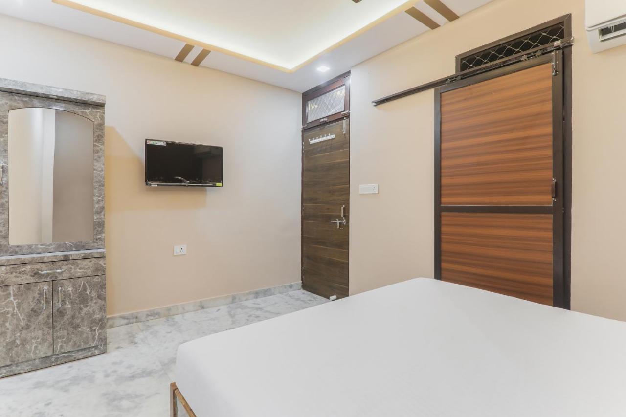 Oyo Tripureswari Guest House Puri Buitenkant foto