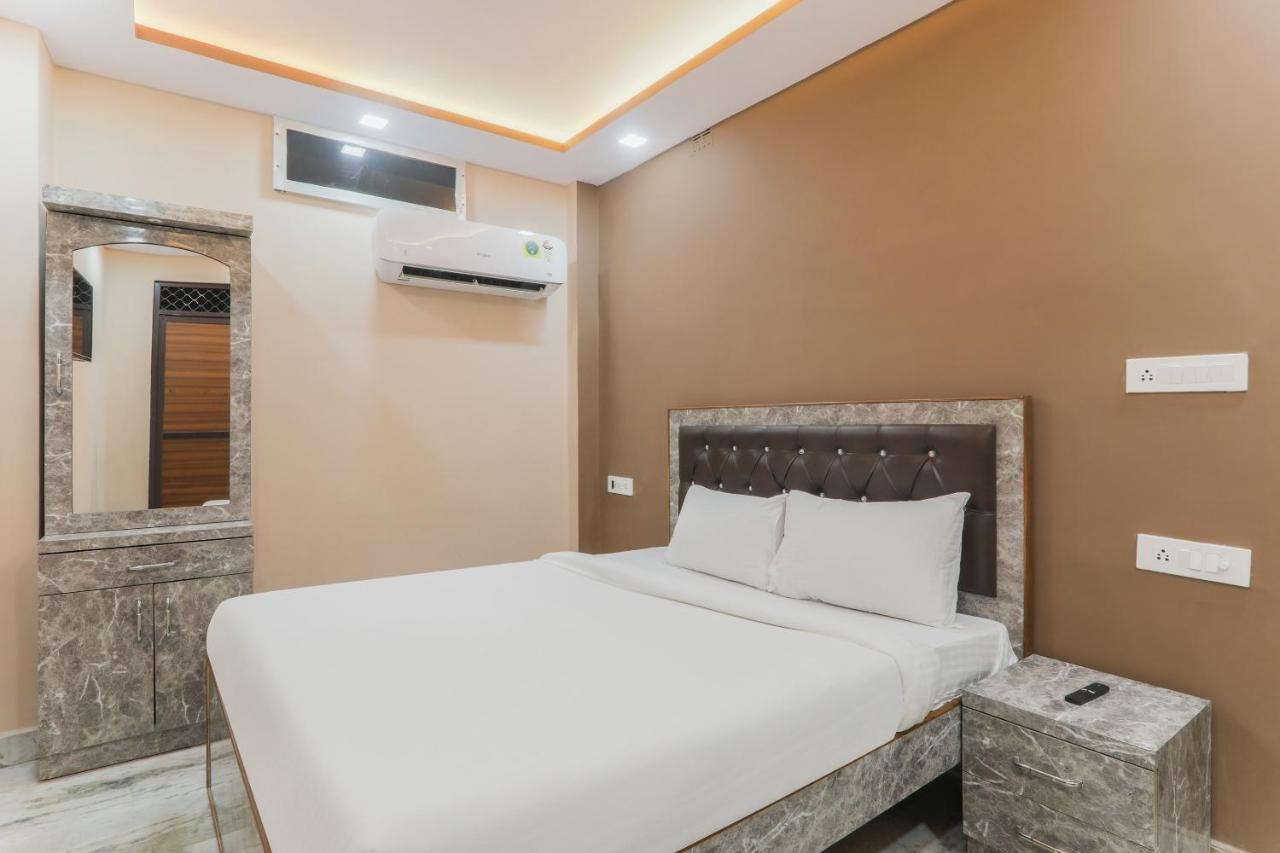 Oyo Tripureswari Guest House Puri Buitenkant foto