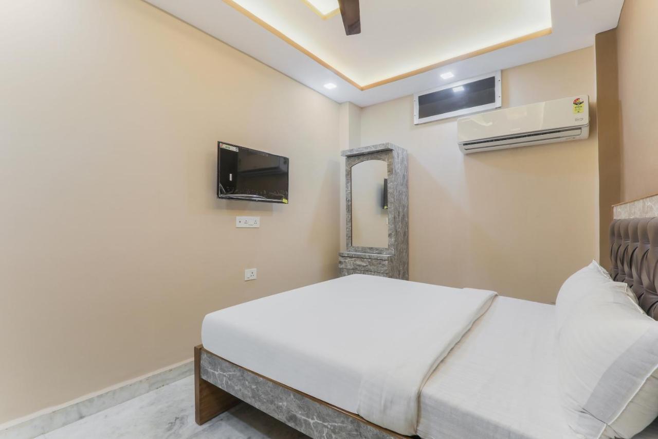 Oyo Tripureswari Guest House Puri Buitenkant foto
